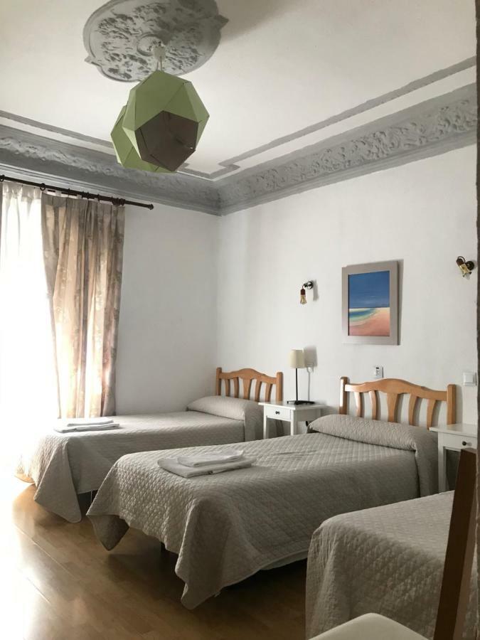 Hostal Trevinca Мадрид Экстерьер фото