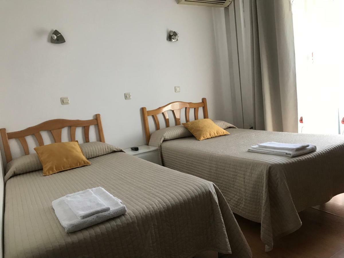 Hostal Trevinca Мадрид Экстерьер фото