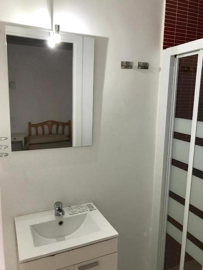 Hostal Trevinca Мадрид Экстерьер фото